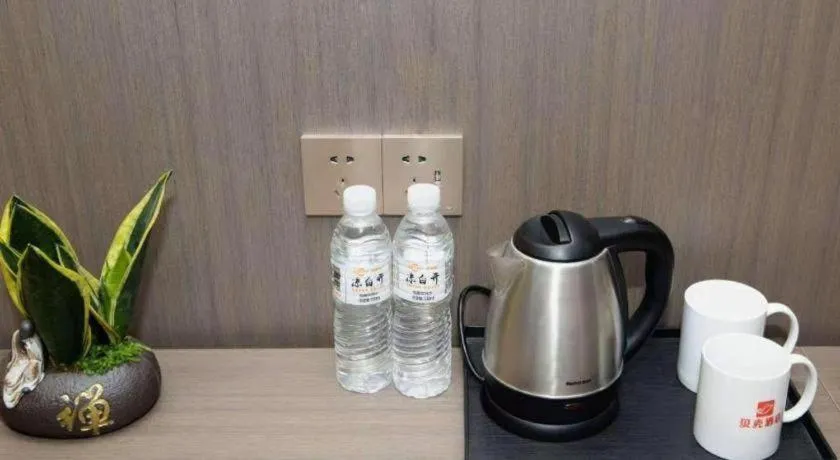 Shell Hotel Nanyang High-Speed Railway Station Jiangying Airport Huayaocheng