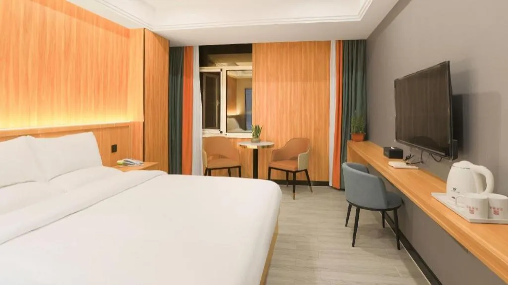 Bed in Shell Hotel Nanyang High-Speed Railway Station Jiangying Airport Huayaocheng