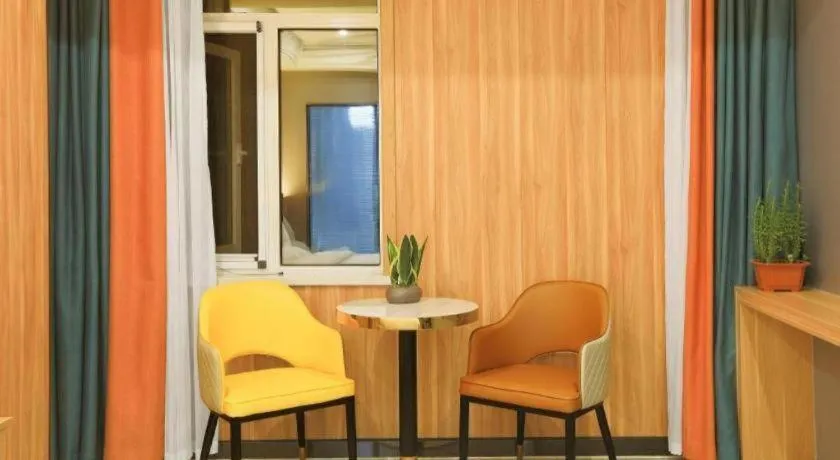 Shell Hotel Nanyang High-Speed Railway Station Jiangying Airport Huayaocheng