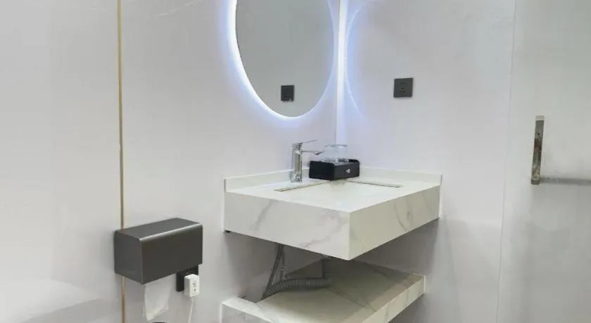 Shell Hotel Nanyang High-Speed Railway Station Jiangying Airport Huayaocheng