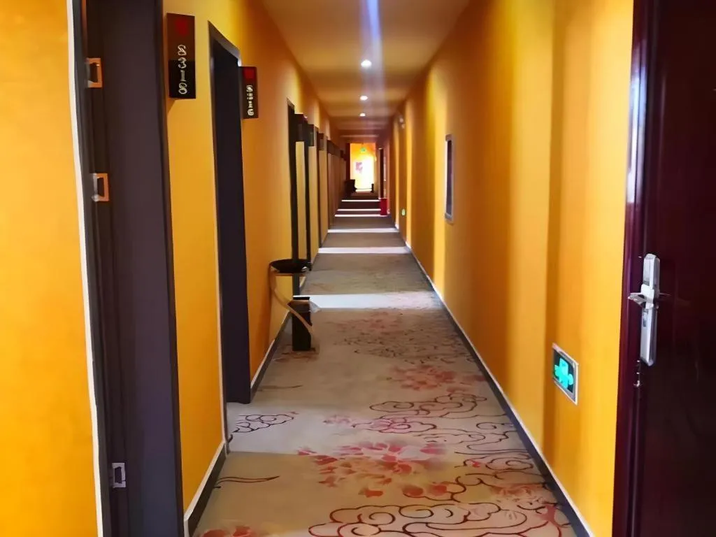 Shell Hotel Nanyang High-Speed Railway Station Jiangying Airport Huayaocheng