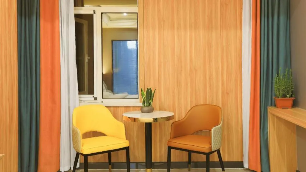 Shell Hotel Nanyang High-Speed Railway Station Jiangying Airport Huayaocheng