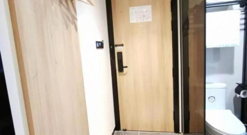 Green Tree Inn Express Shanghai Bund Yuyuan Xiaonanmen Metro Station