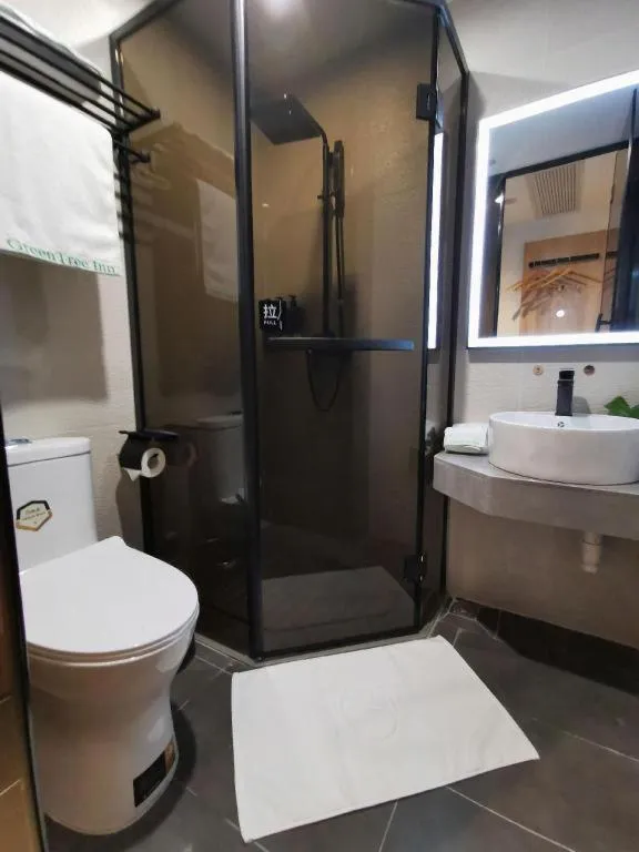 Green Tree Inn Express Shanghai Bund Yuyuan Xiaonanmen Metro Station