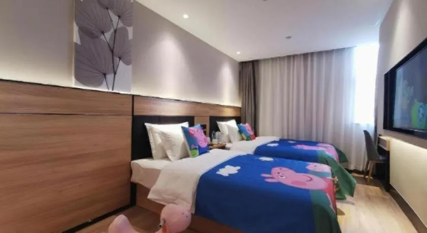 Bed in Green Tree Inn Express Shanghai Bund Yuyuan Xiaonanmen Metro Station