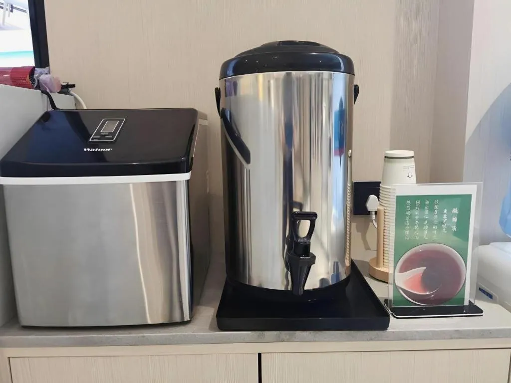 Green Tree Inn Express Shanghai Bund Yuyuan Xiaonanmen Metro Station