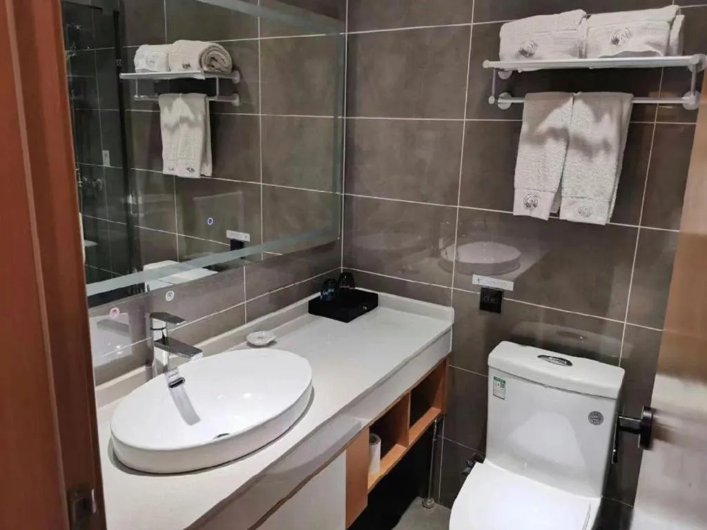 GreenTree Inn Heze Shan County New Bus Station