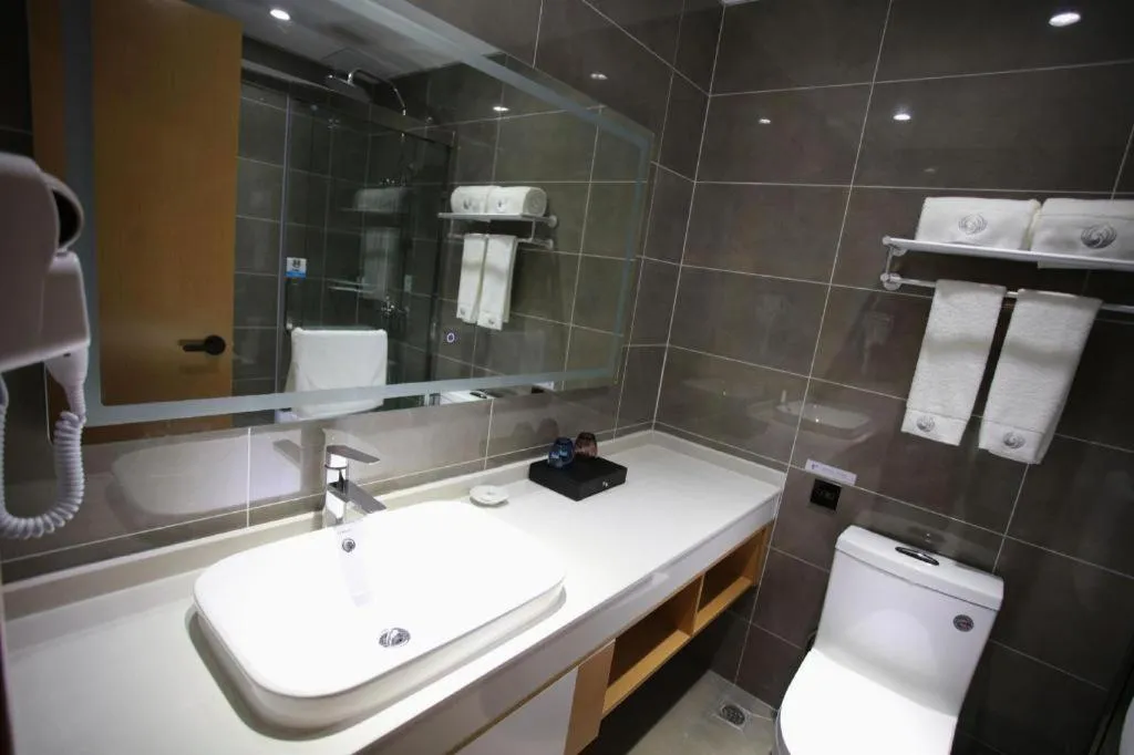 GreenTree Inn Heze Shan County New Bus Station