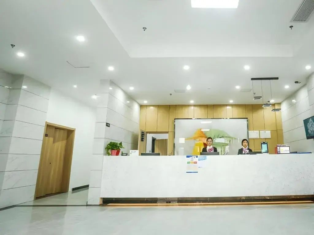 GreenTree Inn Express Xuzhou Pizhou Tiefu Town Bus station. GreenTree Inn Express Xuzhou Pizhou Tiefu Town Bus station.