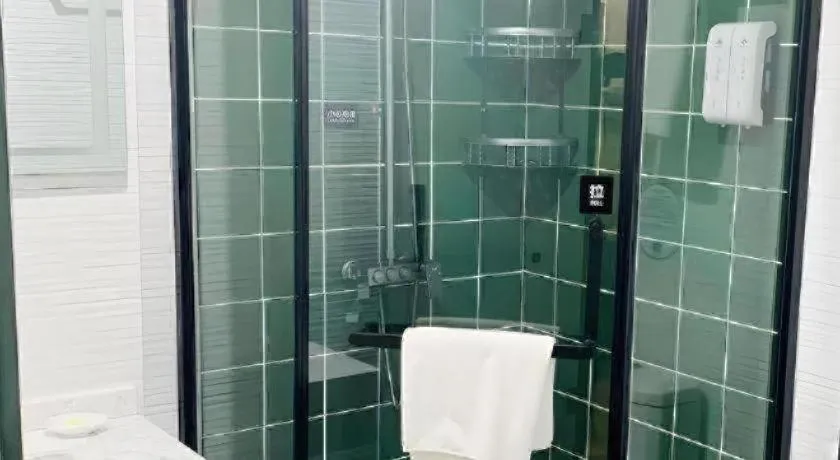 GreenTree Inn Express Xuzhou Pizhou Tiefu Town Bus station.