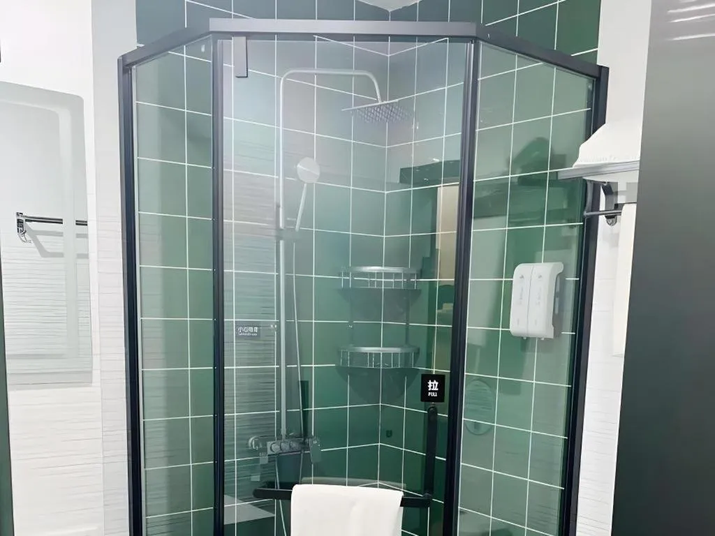 GreenTree Inn Express Xuzhou Pizhou Tiefu Town Bus station.