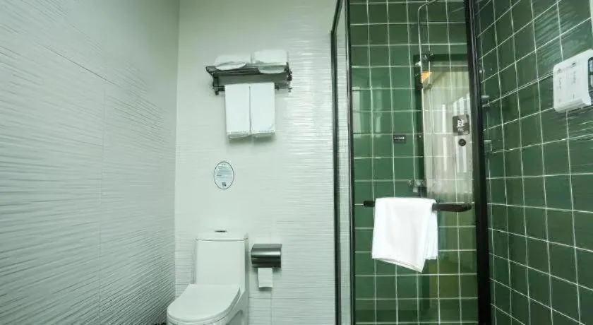 GreenTree Inn Express Xuzhou Pizhou Tiefu Town Bus station.