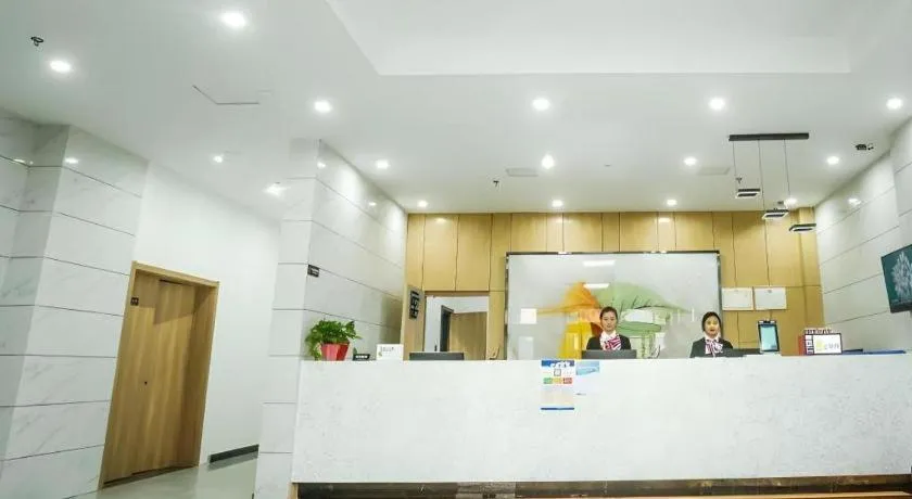 GreenTree Inn Express Xuzhou Pizhou Tiefu Town Bus station.