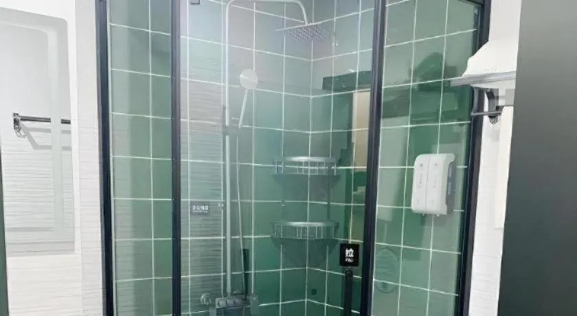 GreenTree Inn Express Xuzhou Pizhou Tiefu Town Bus station.