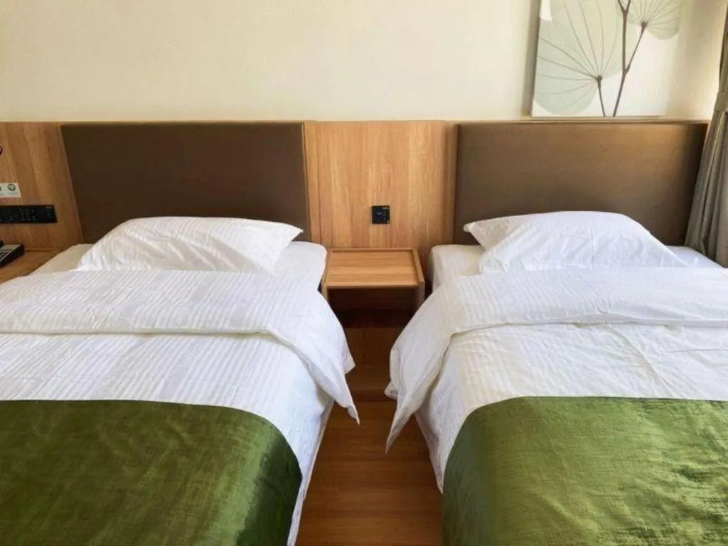 Bed in GreenTree Inn Express Beijing Fangshan District Doudian Road Jin Yuan