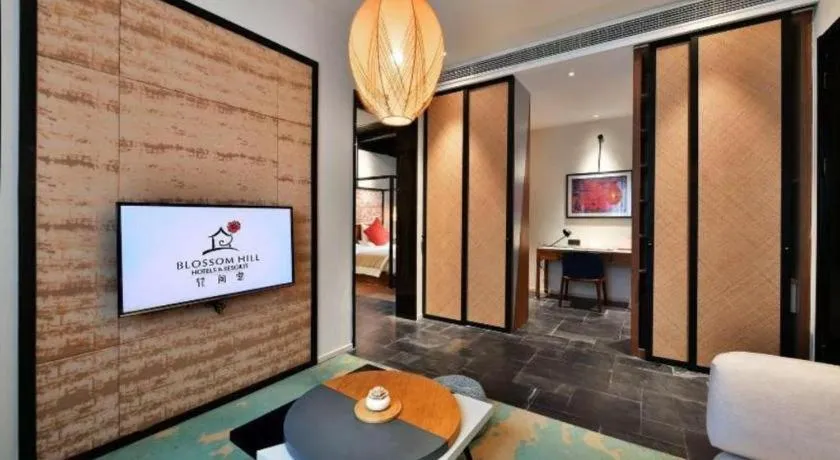 Bed in Blossom House Nanxun Qiushu Lane