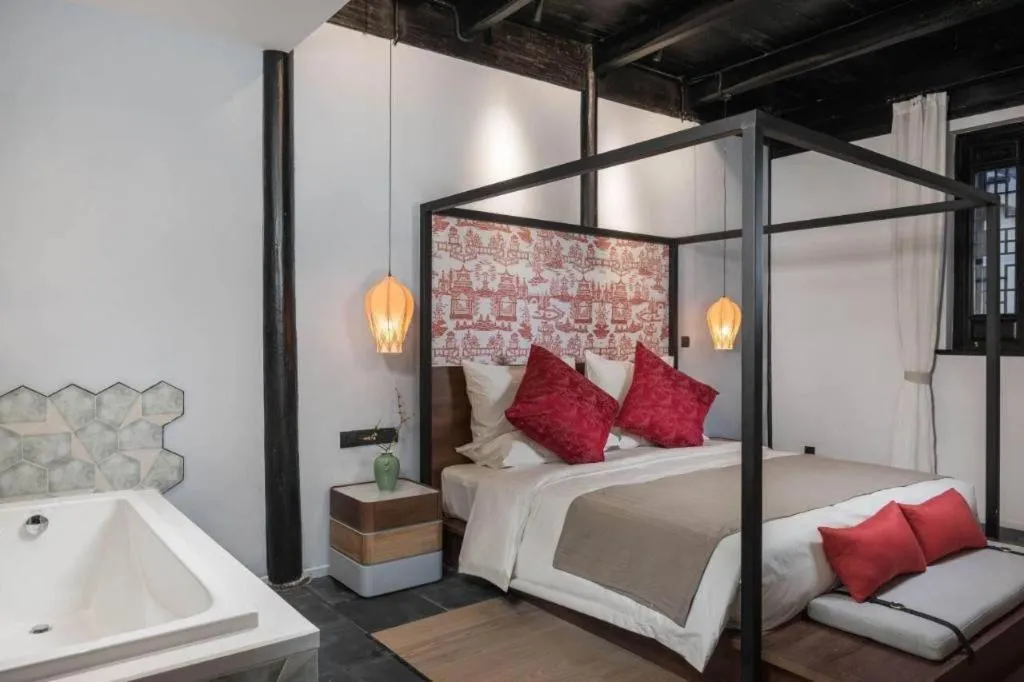 Bed in Blossom House Nanxun Qiushu Lane