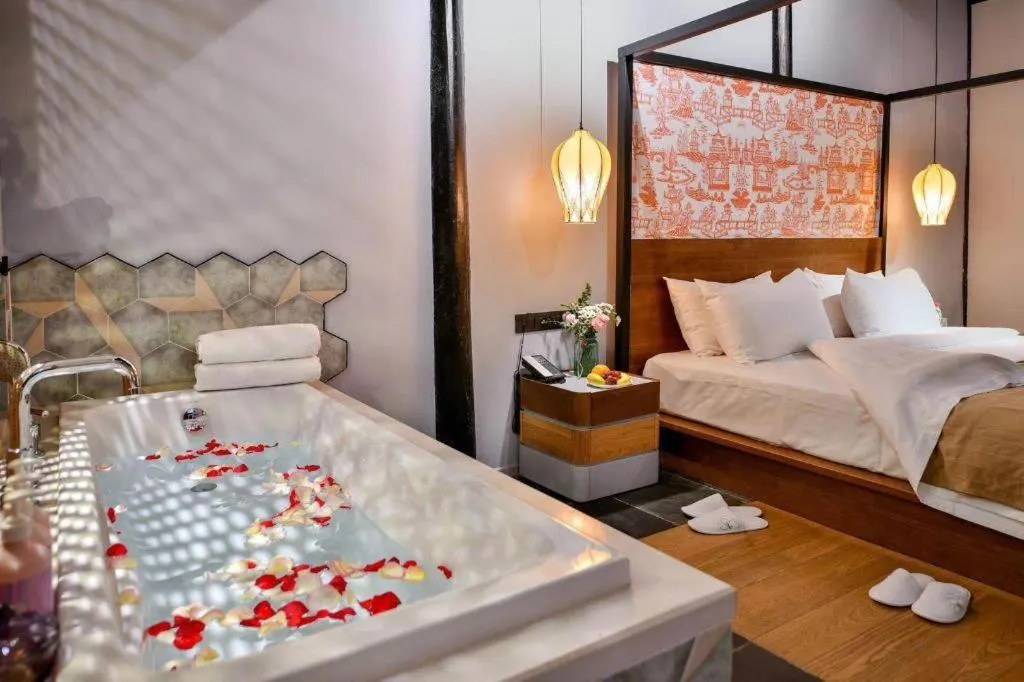 Bed in Blossom House Nanxun Qiushu Lane