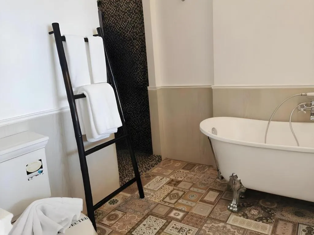 AT Kung Kra baen Hotel and Residence