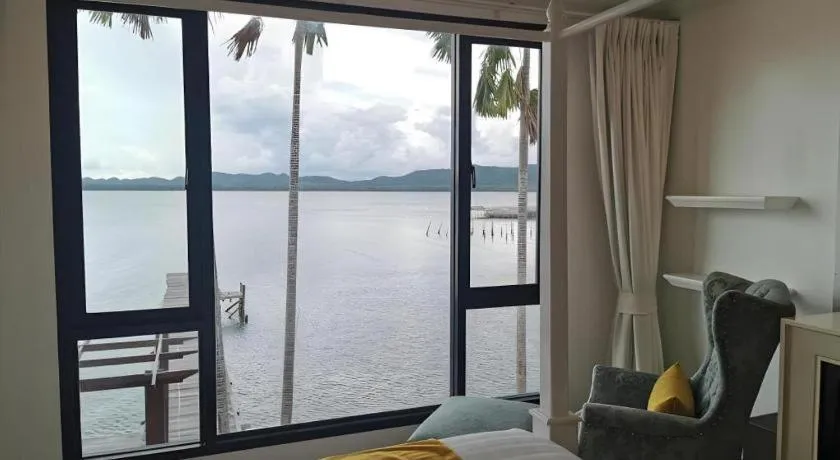 AT Kung Kra baen Hotel and Residence