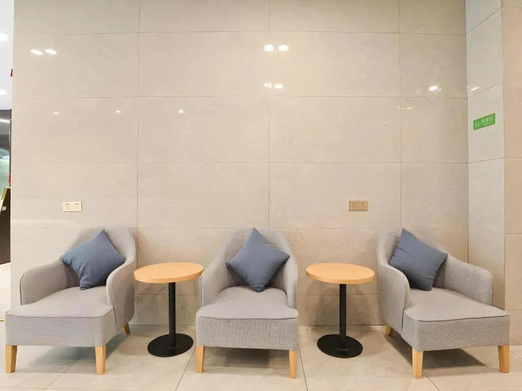 Vatica Hotel Hefei Yaohai Longgang Subway Station