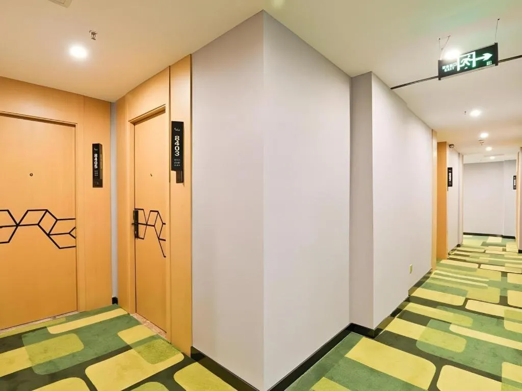 Vatica Hotel Hefei Yaohai Longgang Subway Station