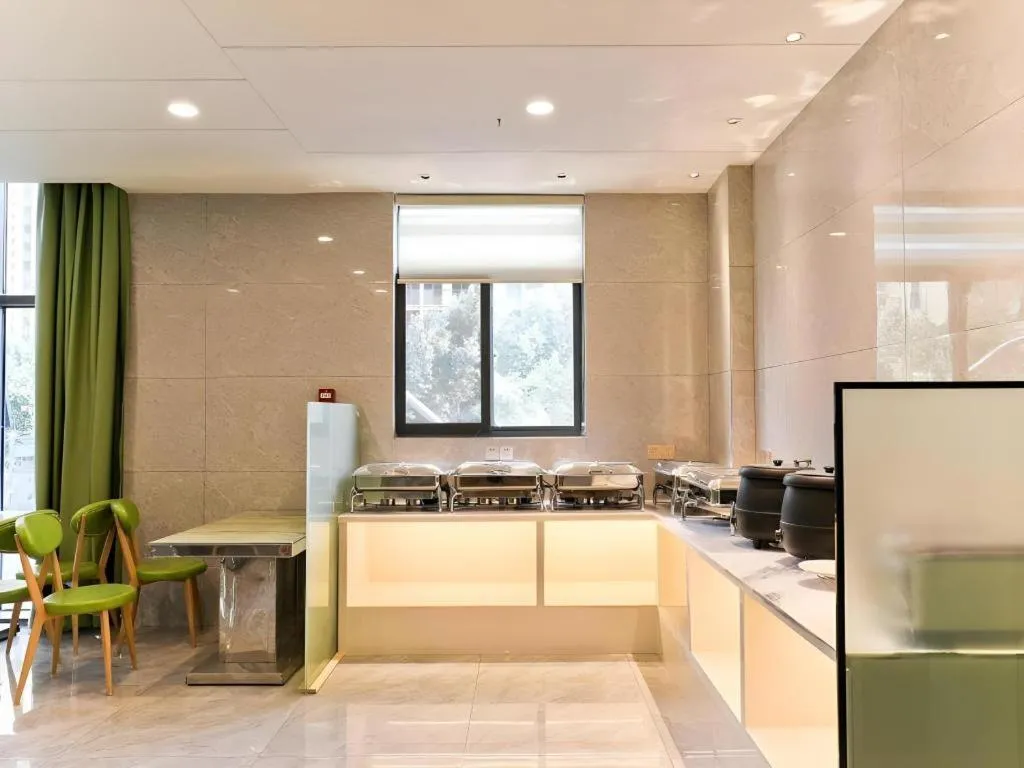 Vatica Hotel Hefei Yaohai Longgang Subway Station