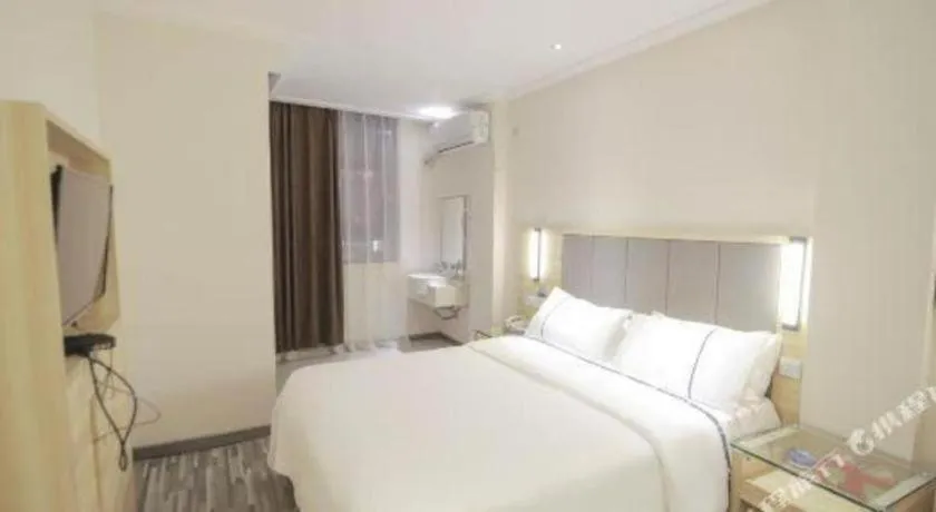 Bed in City Comfort Inn Changsha Window of the World Zhongmao City