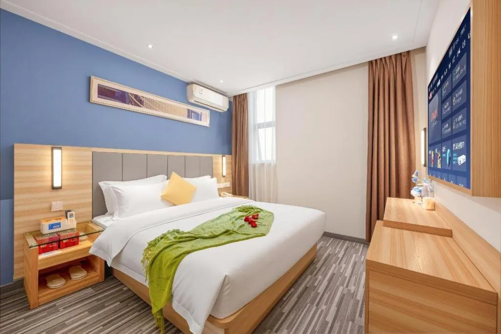 Bed in City Comfort Inn Changsha Window of the World Zhongmao City