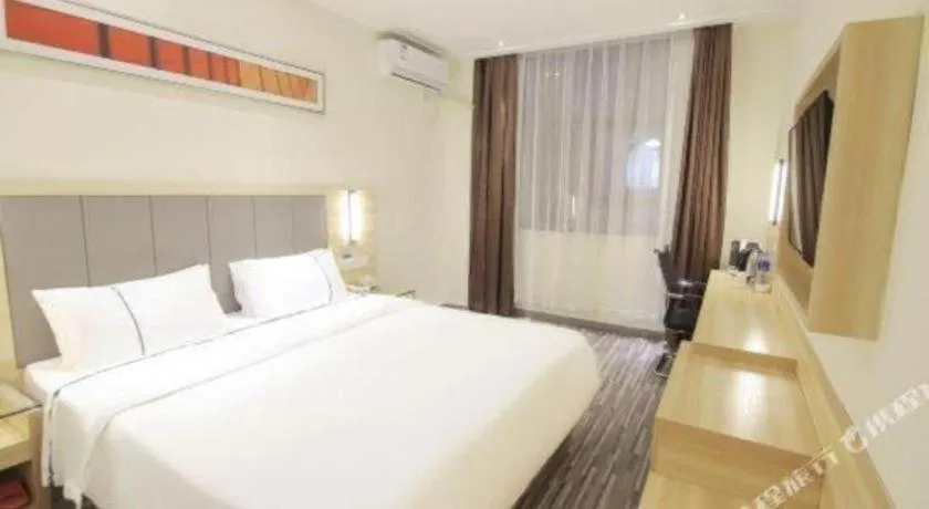 Bed in City Comfort Inn Changsha Window of the World Zhongmao City