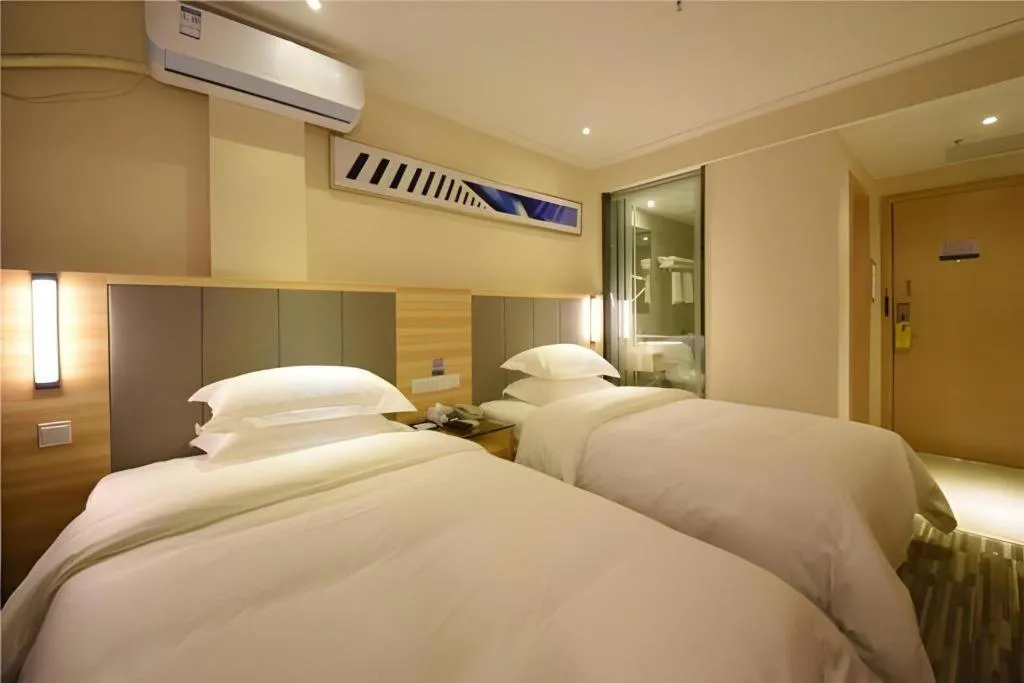 Bed in City Comfort Inn Changsha Window of the World Zhongmao City