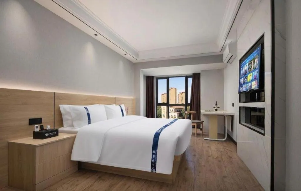 Bed in City Comfort Inn Changsha Window of the World Zhongmao City