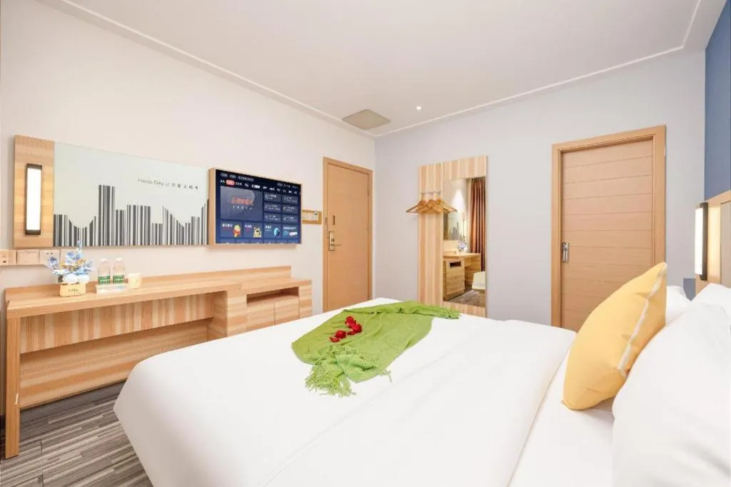 Bed in City Comfort Inn Changsha Window of the World Zhongmao City