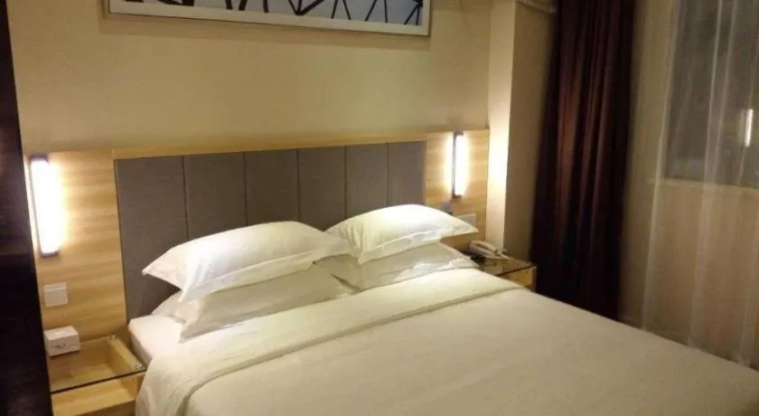 Bed in City Comfort Inn Changsha Window of the World Zhongmao City