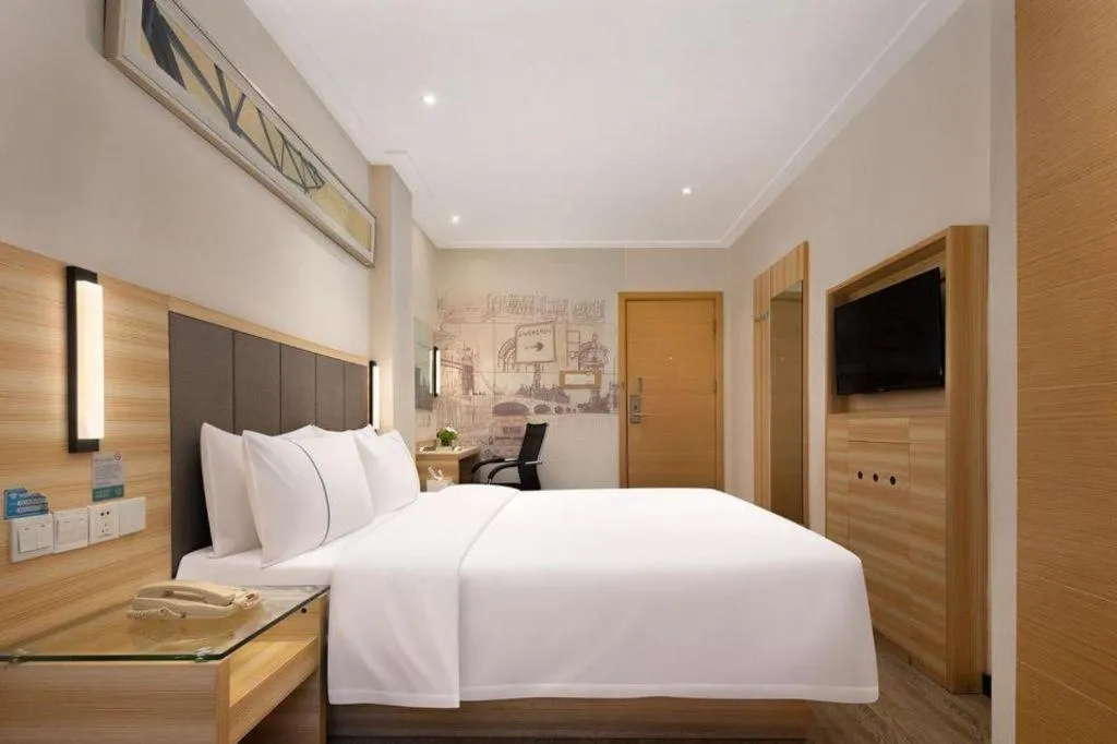 Bed in City Comfort Inn Changsha Window of the World Zhongmao City