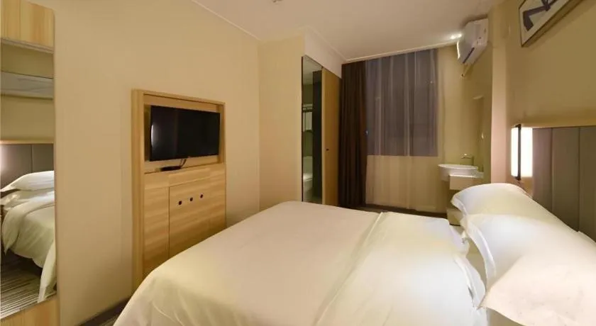 Bed in City Comfort Inn Changsha Window of the World Zhongmao City