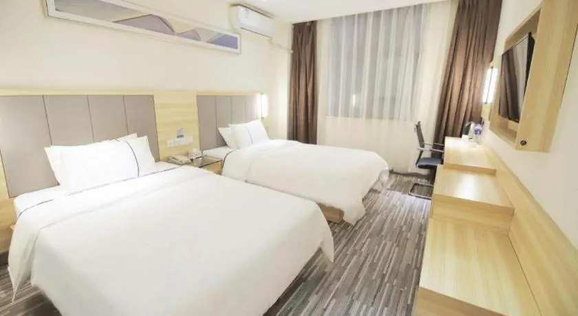 Bed in City Comfort Inn Changsha Window of the World Zhongmao City