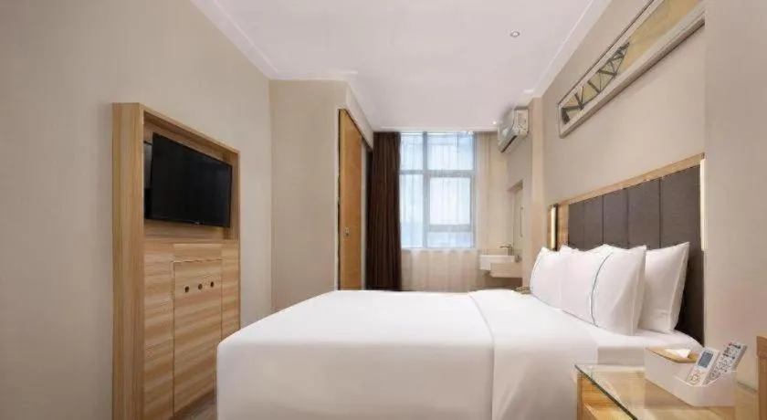 Bed in City Comfort Inn Changsha Window of the World Zhongmao City