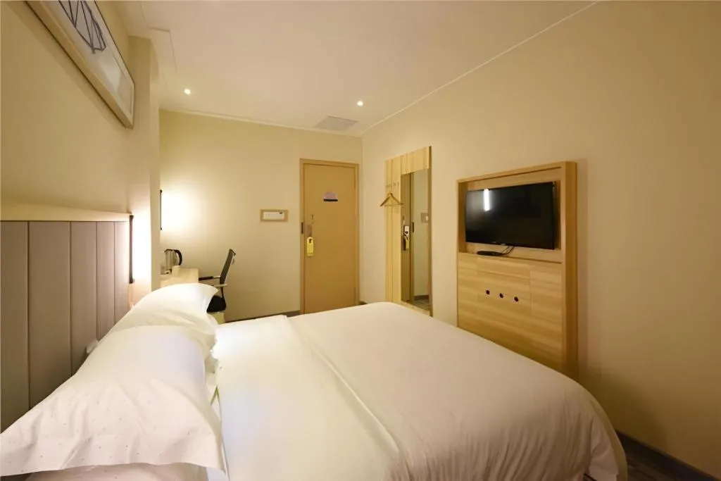 Bed in City Comfort Inn Changsha Window of the World Zhongmao City