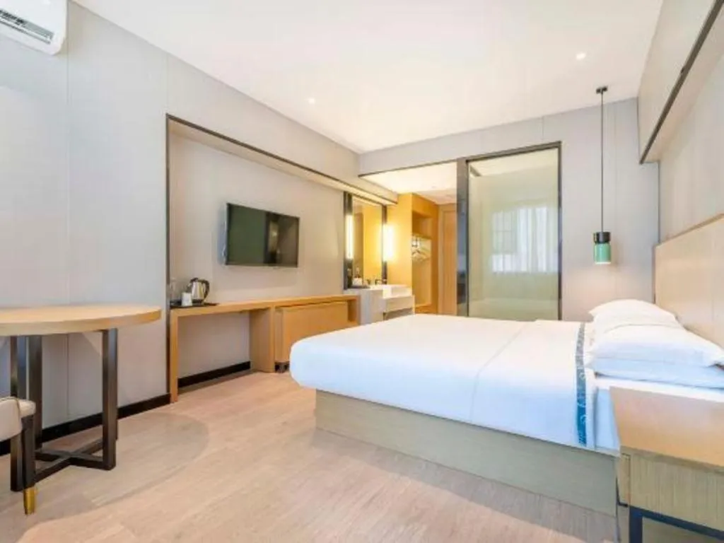 Bed in City Comfort Inn Guangzhou Shixi Metro Station Pazhou Exhibition