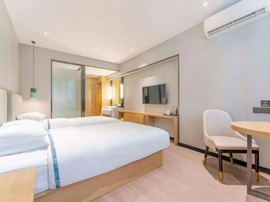 Bed in City Comfort Inn Guangzhou Shixi Metro Station Pazhou Exhibition