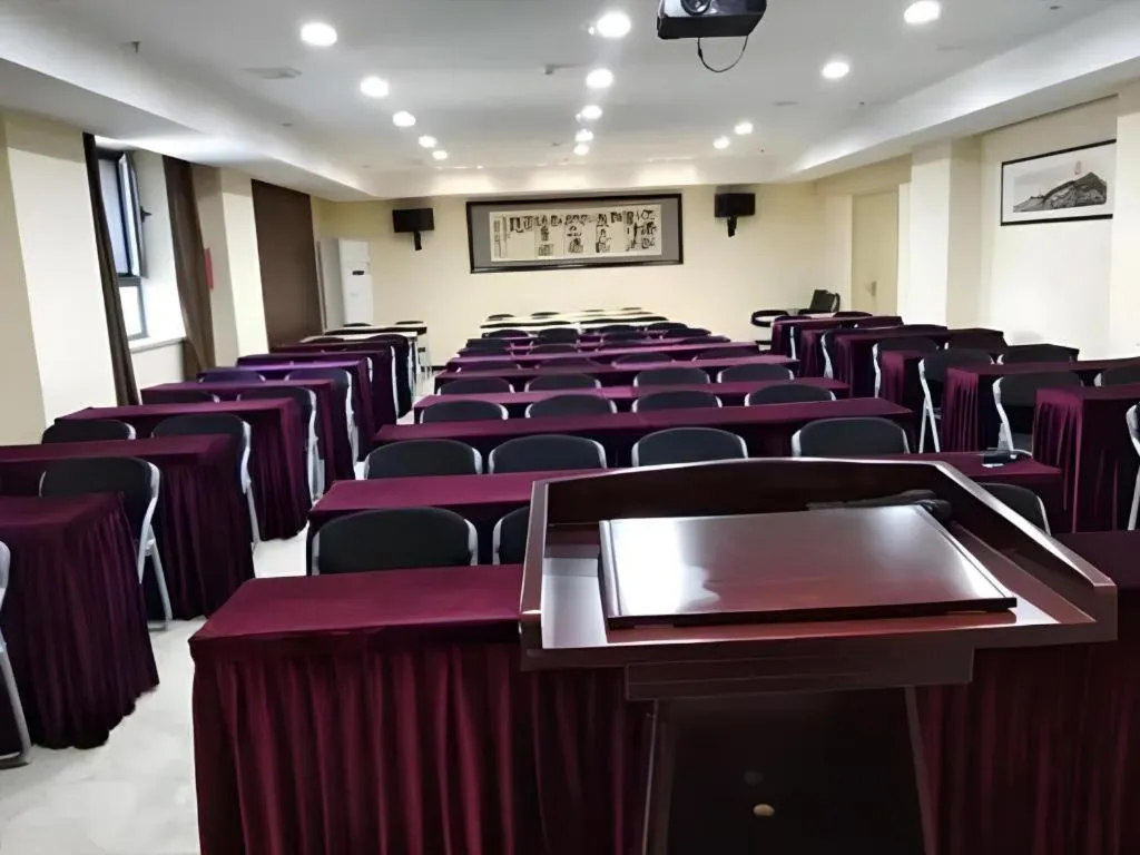 City Comfort Inn Dandong Railway Station Yalu River Scenic Area