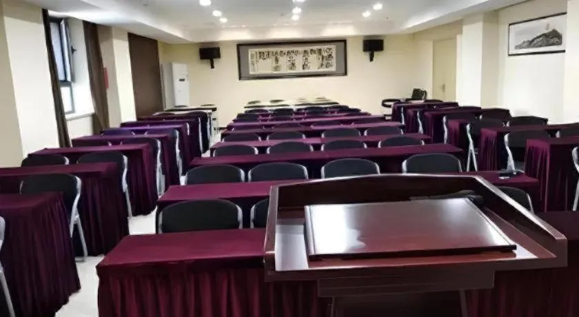 City Comfort Inn Dandong Railway Station Yalu River Scenic Area