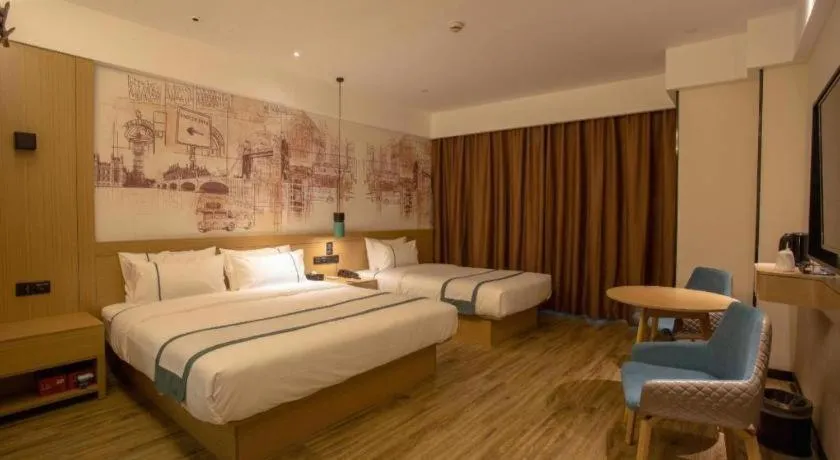 Bed in City Comfort Inn Dandong Railway Station Yalu River Scenic Area