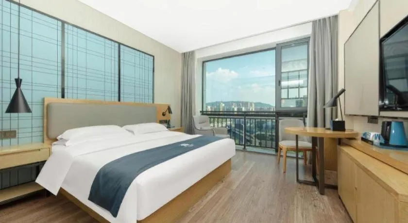 Bed in Echarm Hotel Changsha Yuelu Mountain West Bus Station Metro Station