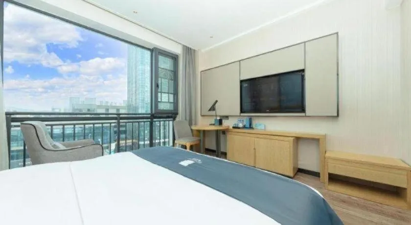 Bed in Echarm Hotel Changsha Yuelu Mountain West Bus Station Metro Station