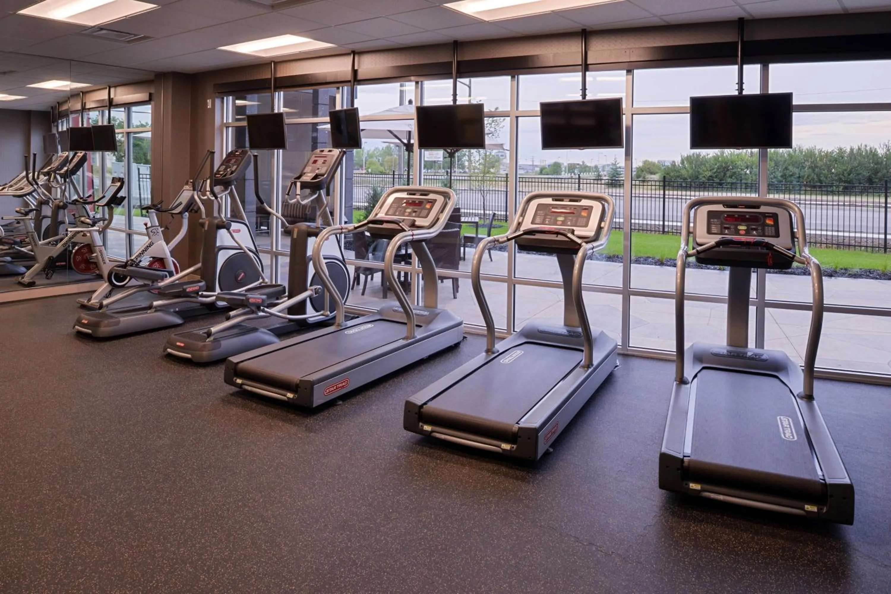 Fitness centre/facilities in Courtyard by Marriott Saskatoon Airport