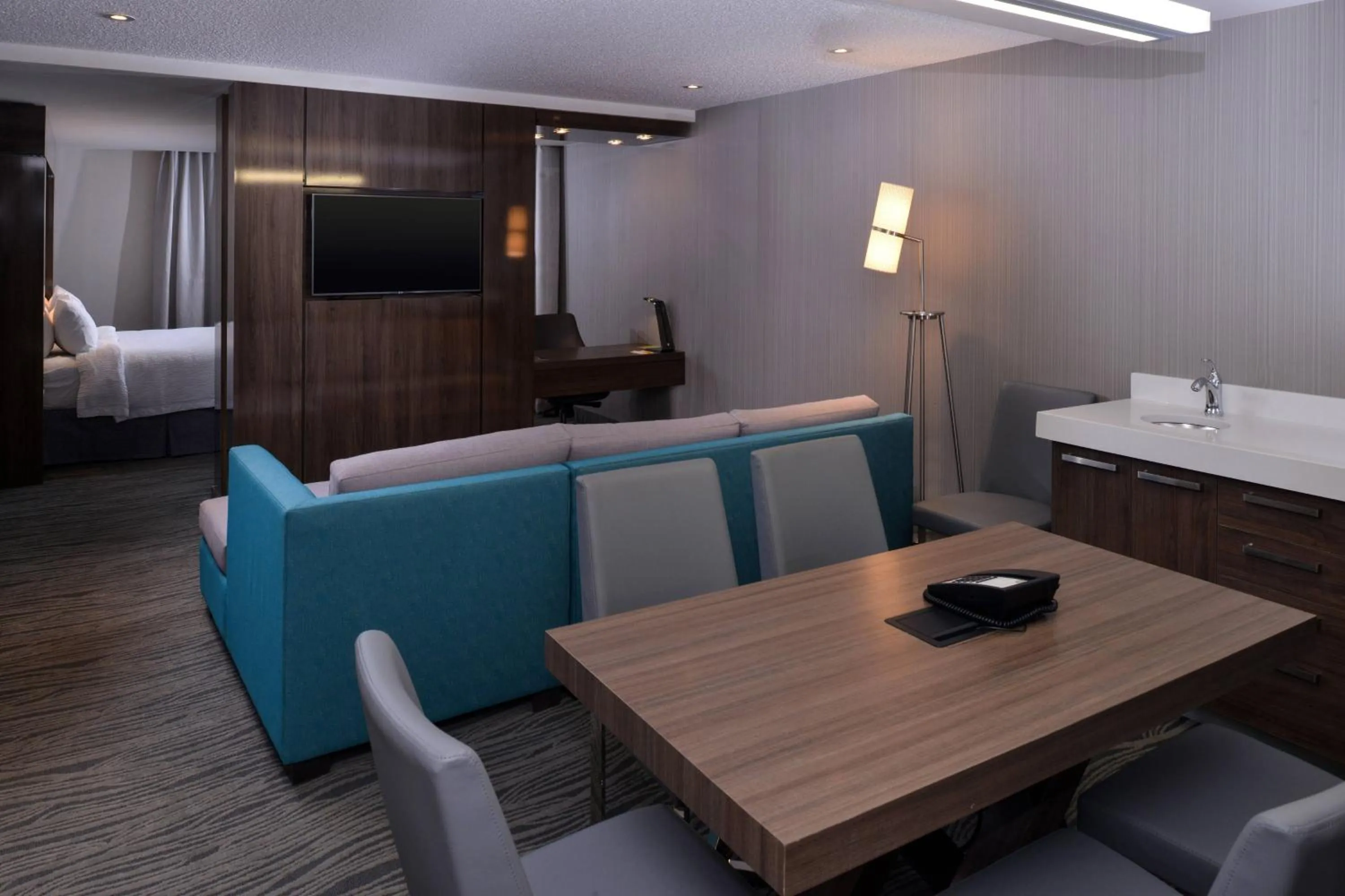 Meeting/conference room in Courtyard by Marriott Saskatoon Airport