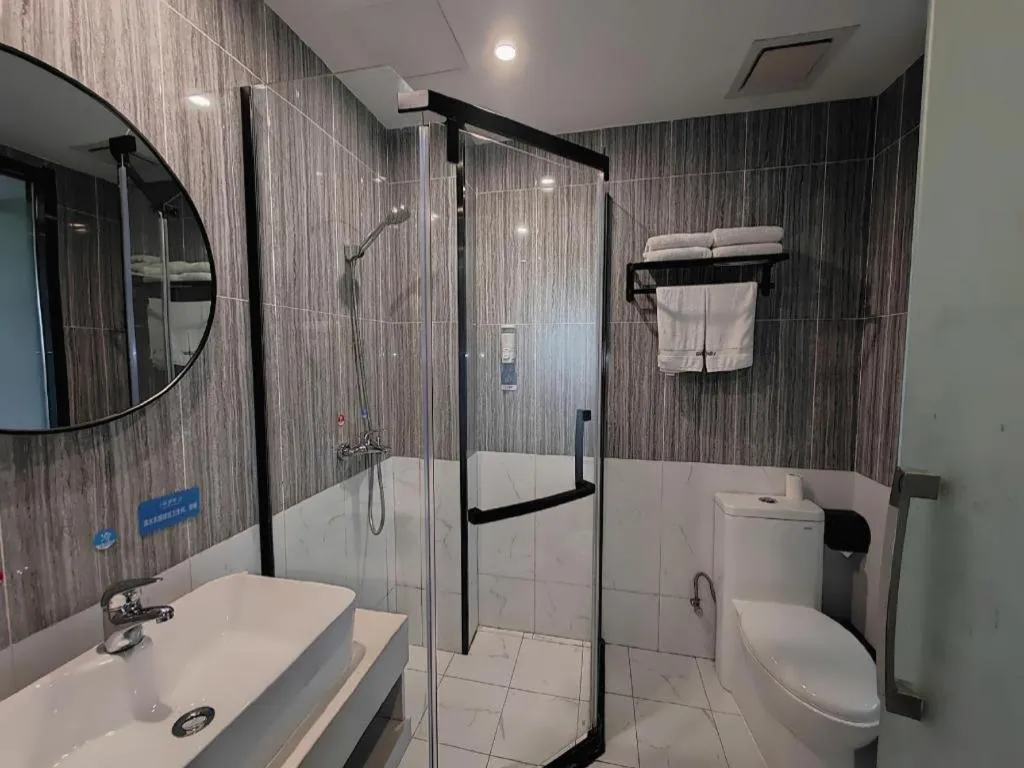 Thank Inn Hotel Anqing Guangcai Big Market Passenger Center