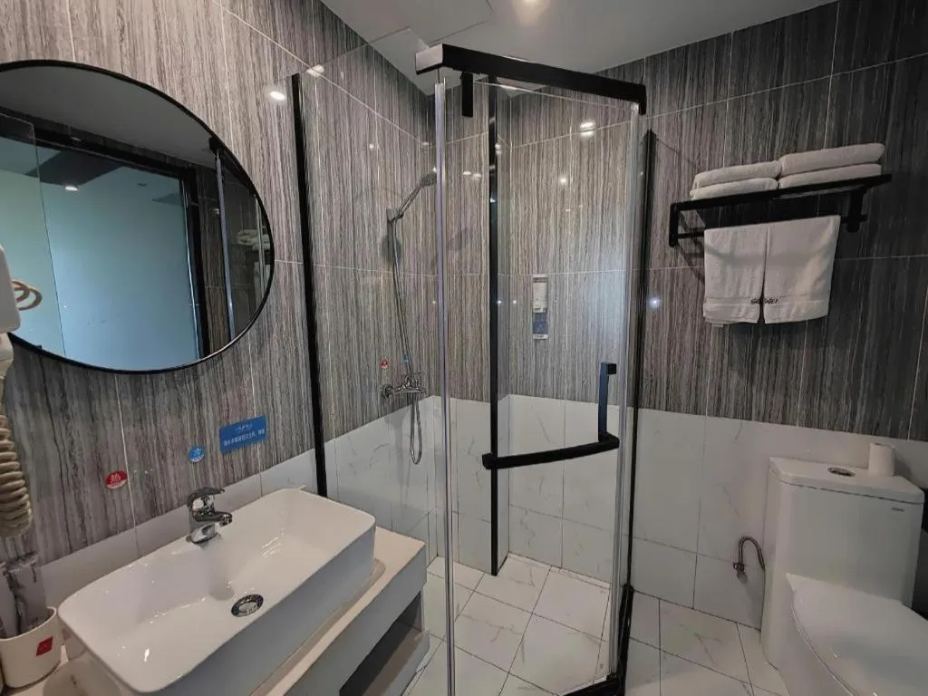 Thank Inn Hotel Anqing Guangcai Big Market Passenger Center